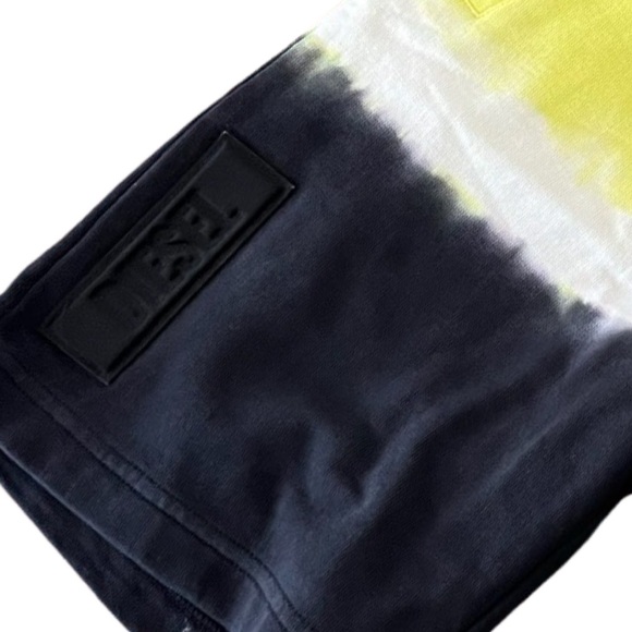 Diesel boys tie dye shorts Size 10 BNWT - Picture 3 of 3